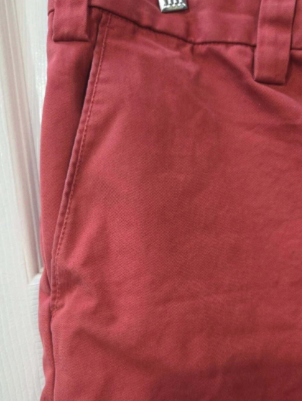 Eddie Bauer Men's Flat Front Shorts in Coral Red - Picture 5 of 9